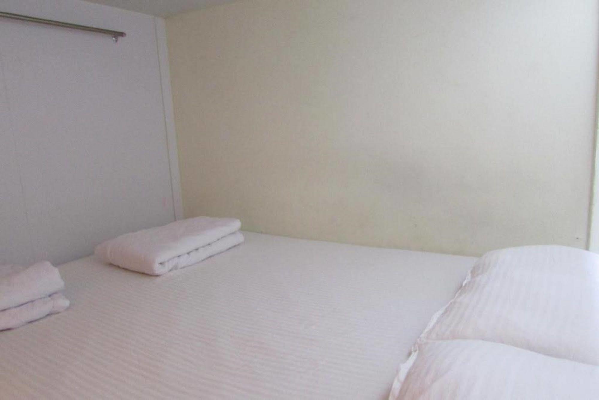 Pillow Talk Hostel シンガポール エクステリア 写真
